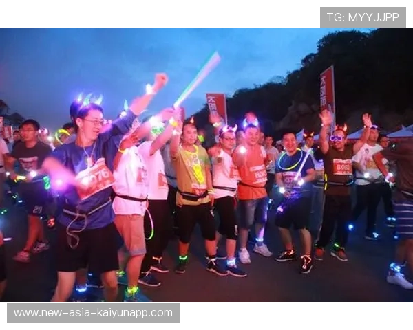 体育场馆夜间开放项目吸引市民夜跑与健身参与,体育馆夜跑图片 体育场馆夜间开放项目吸引市民夜跑与健身参与,体育馆夜跑图片