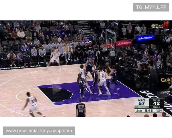 国王莱尔斯突破成功，侧翼翻身跳投